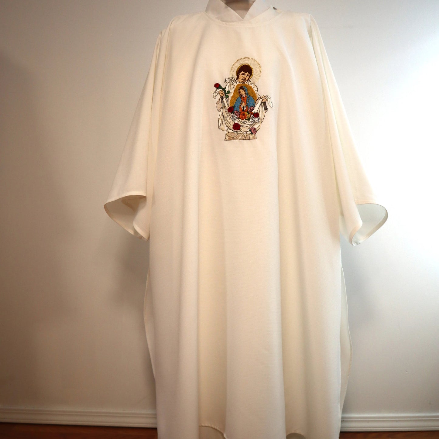 SAN JUAN DIEGO - Dalmatic + Stole Set.