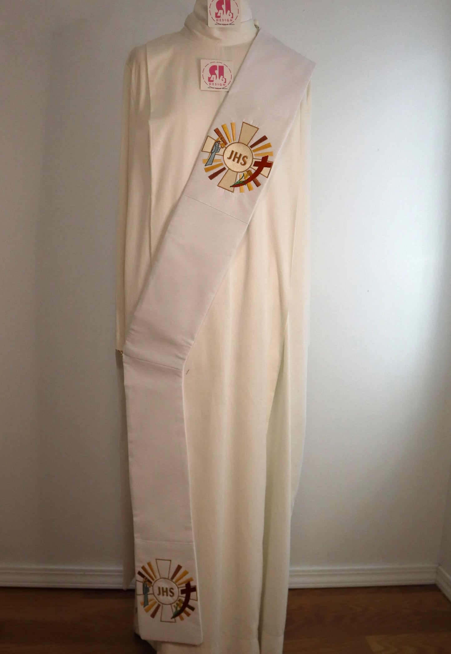 JHS medallion - Mary & Joseph- deacon stole