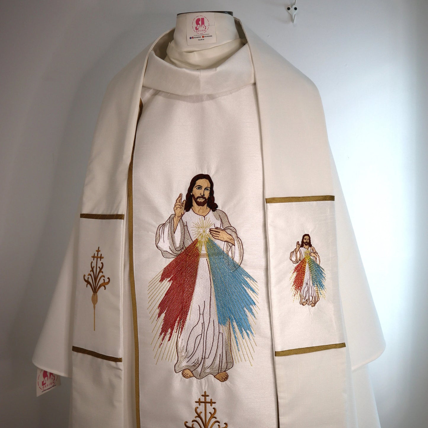 THE DIVINE MERCY - Chasuble + Stole Set