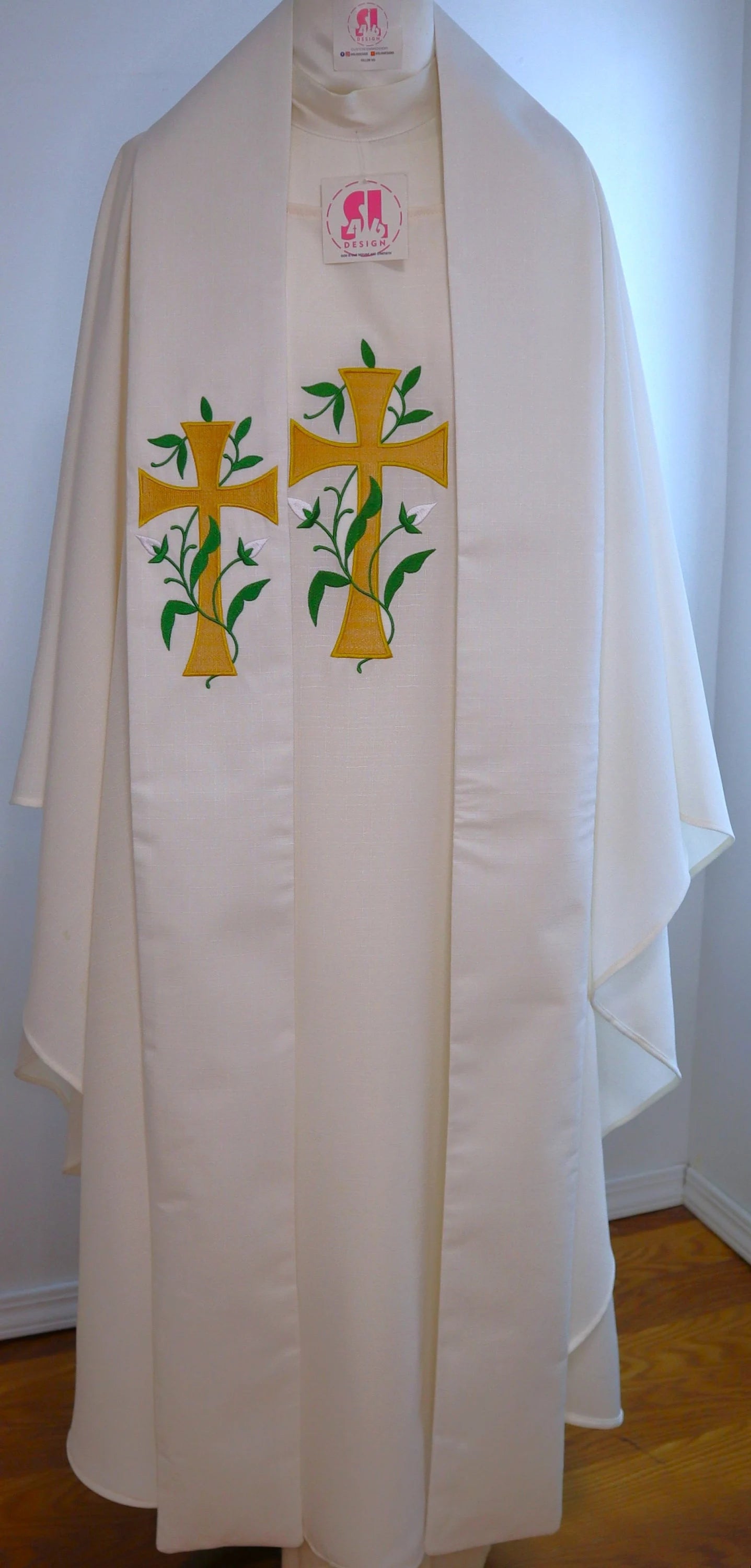 PENTECOSTAL CROSS - Chasuble & Stole Set