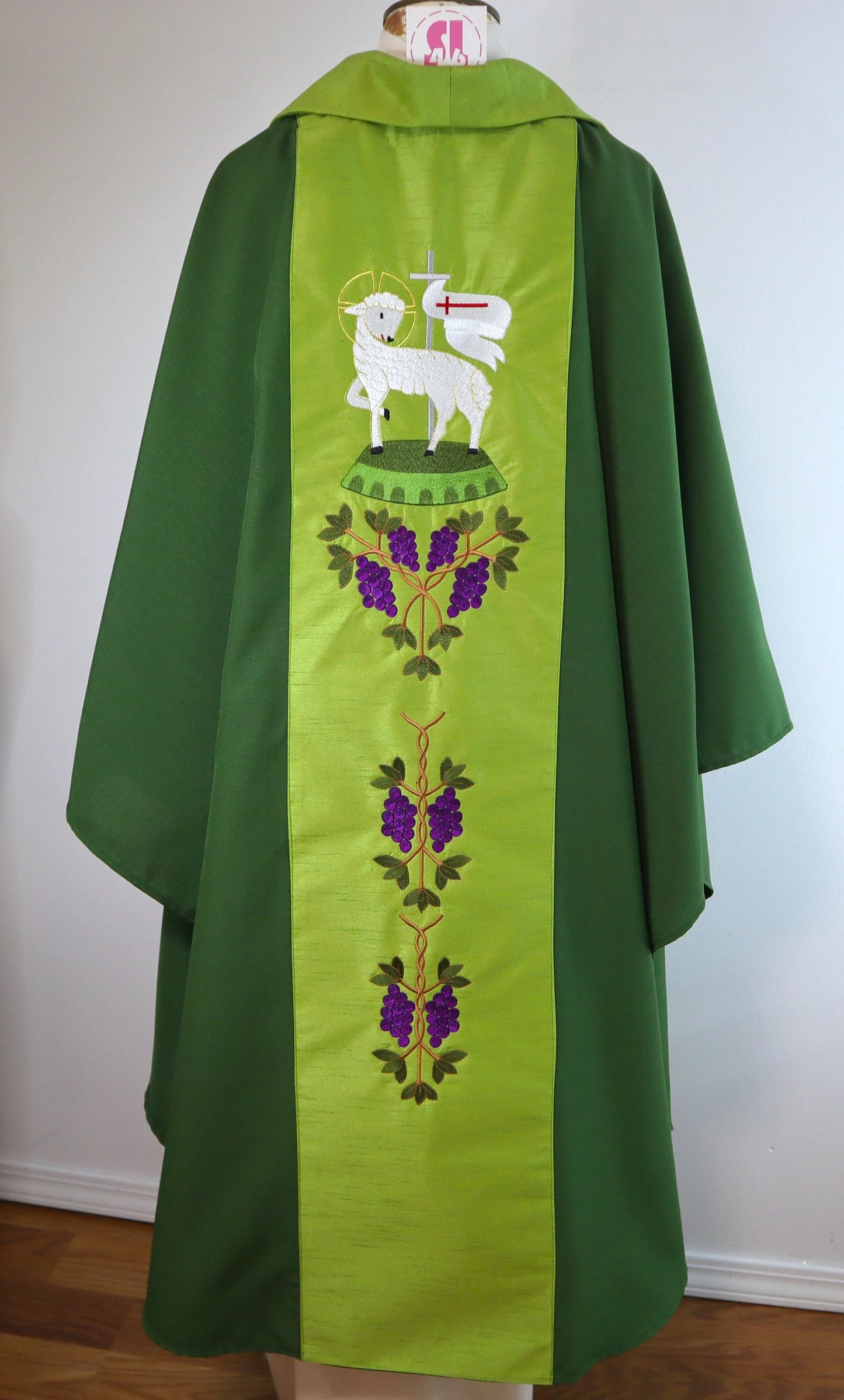 LAMB OF GOD - Chasuble + Stole Set