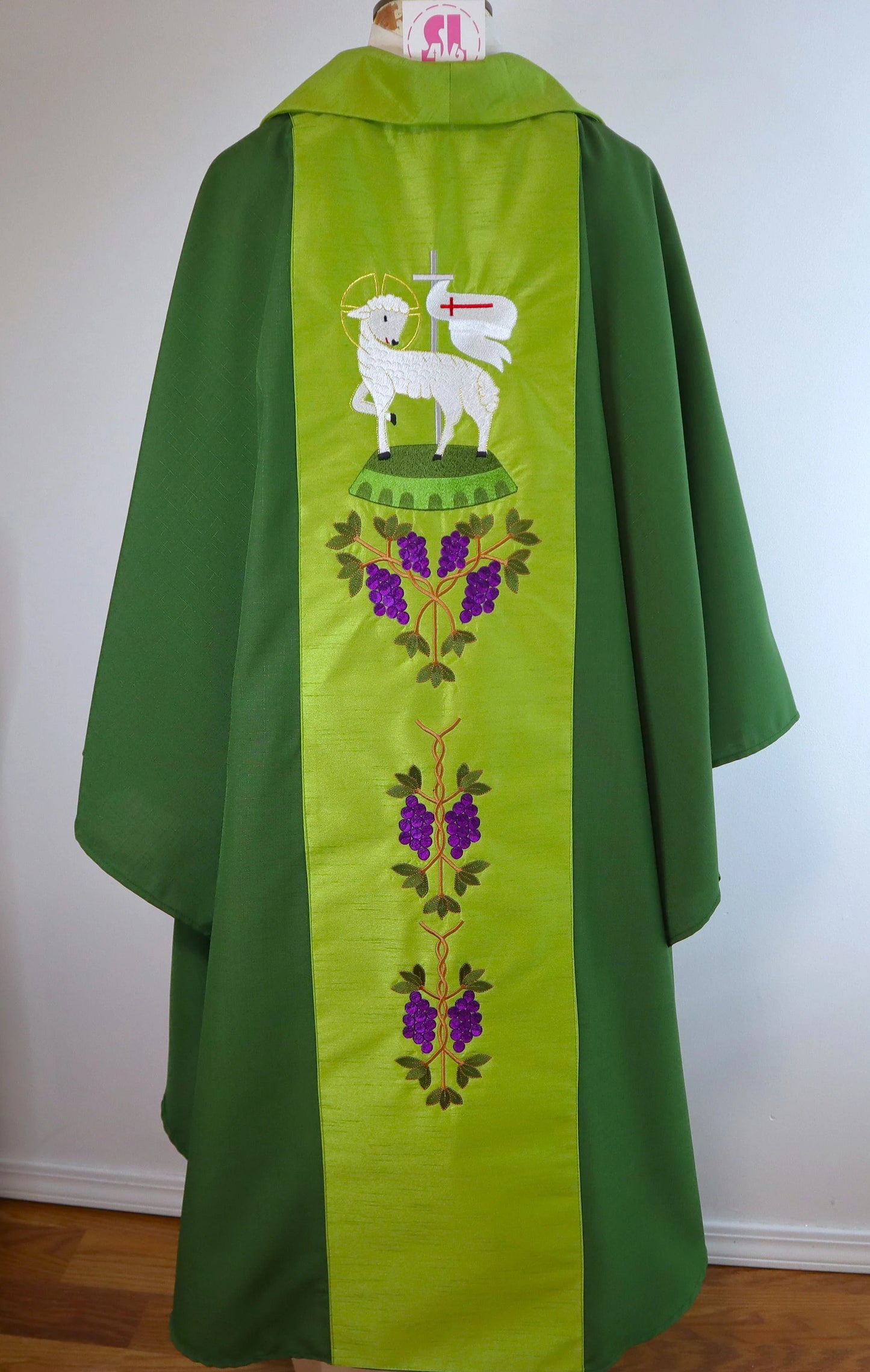 LAMB OF GOD - Chasuble + Stole Set