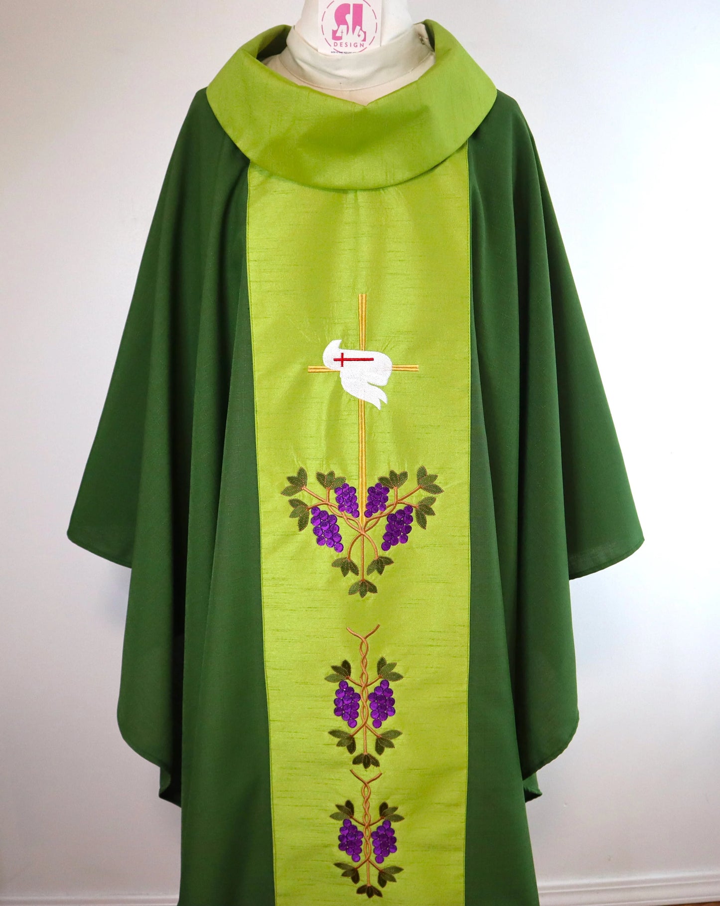 LAMB OF GOD - Chasuble + Stole Set
