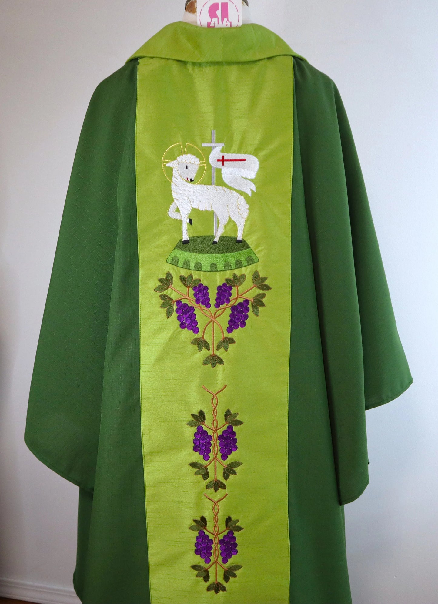 LAMB OF GOD - Chasuble + Stole Set