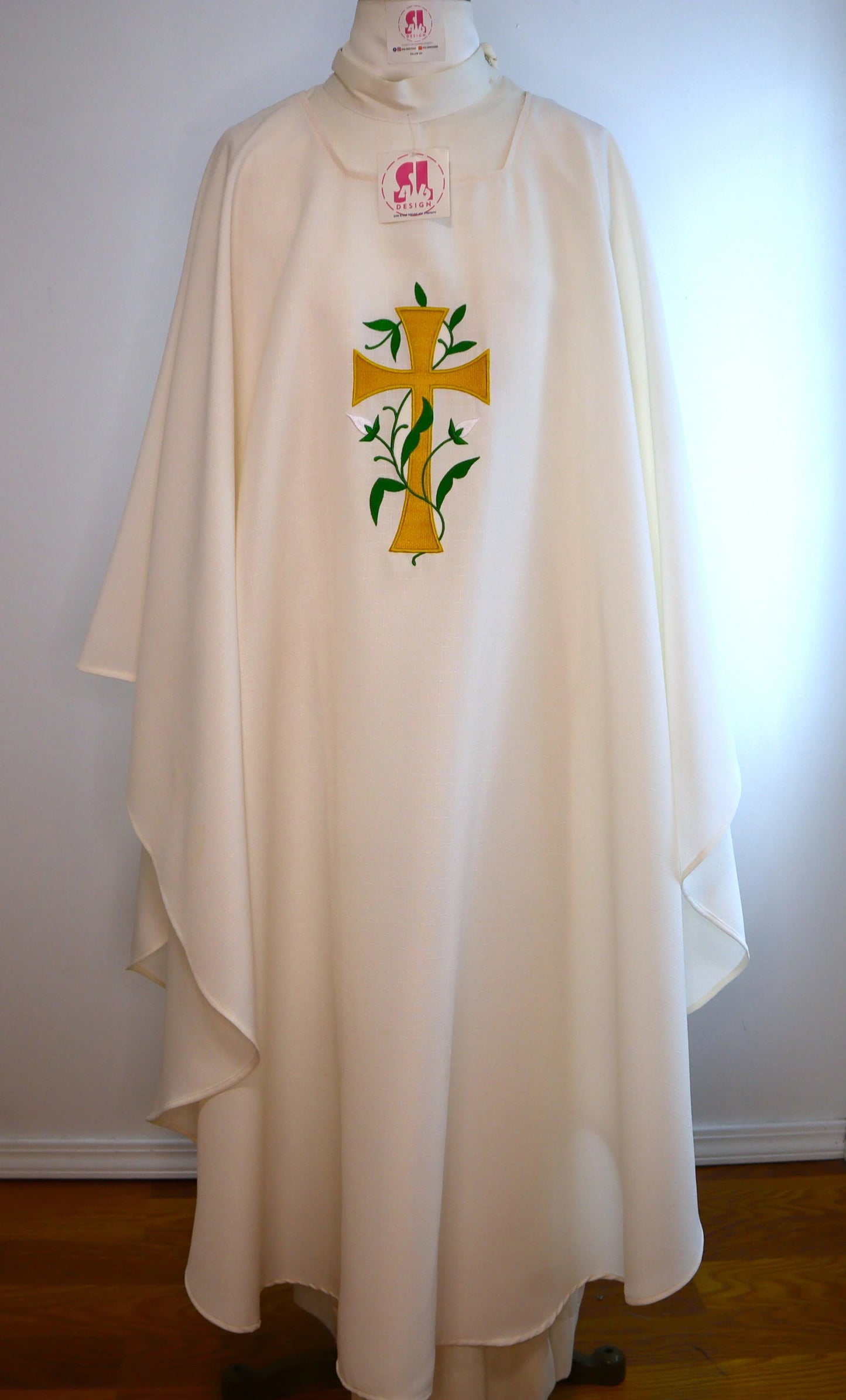 PENTECOSTAL CROSS - Chasuble & Stole Set