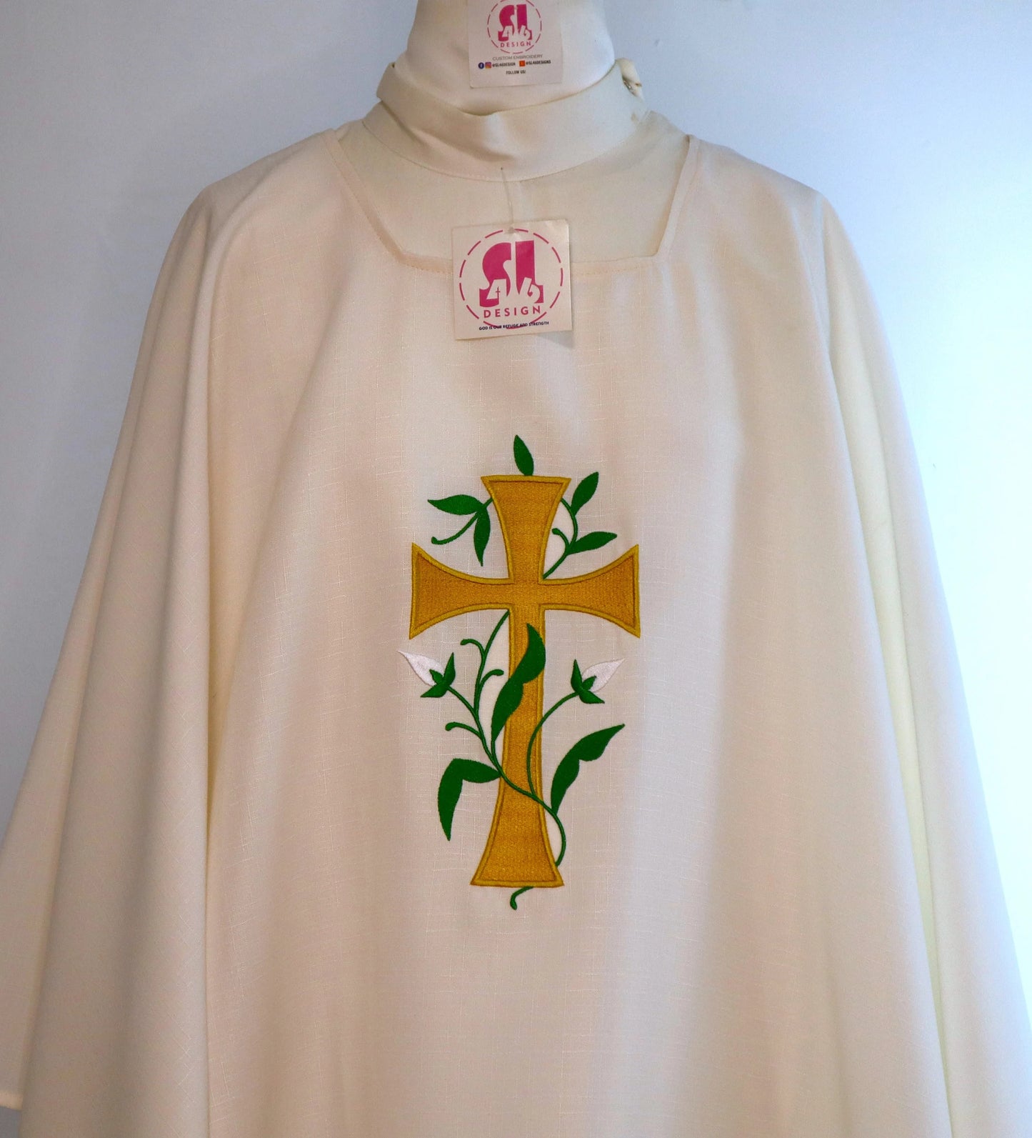 PENTECOSTAL CROSS - Chasuble & Stole Set
