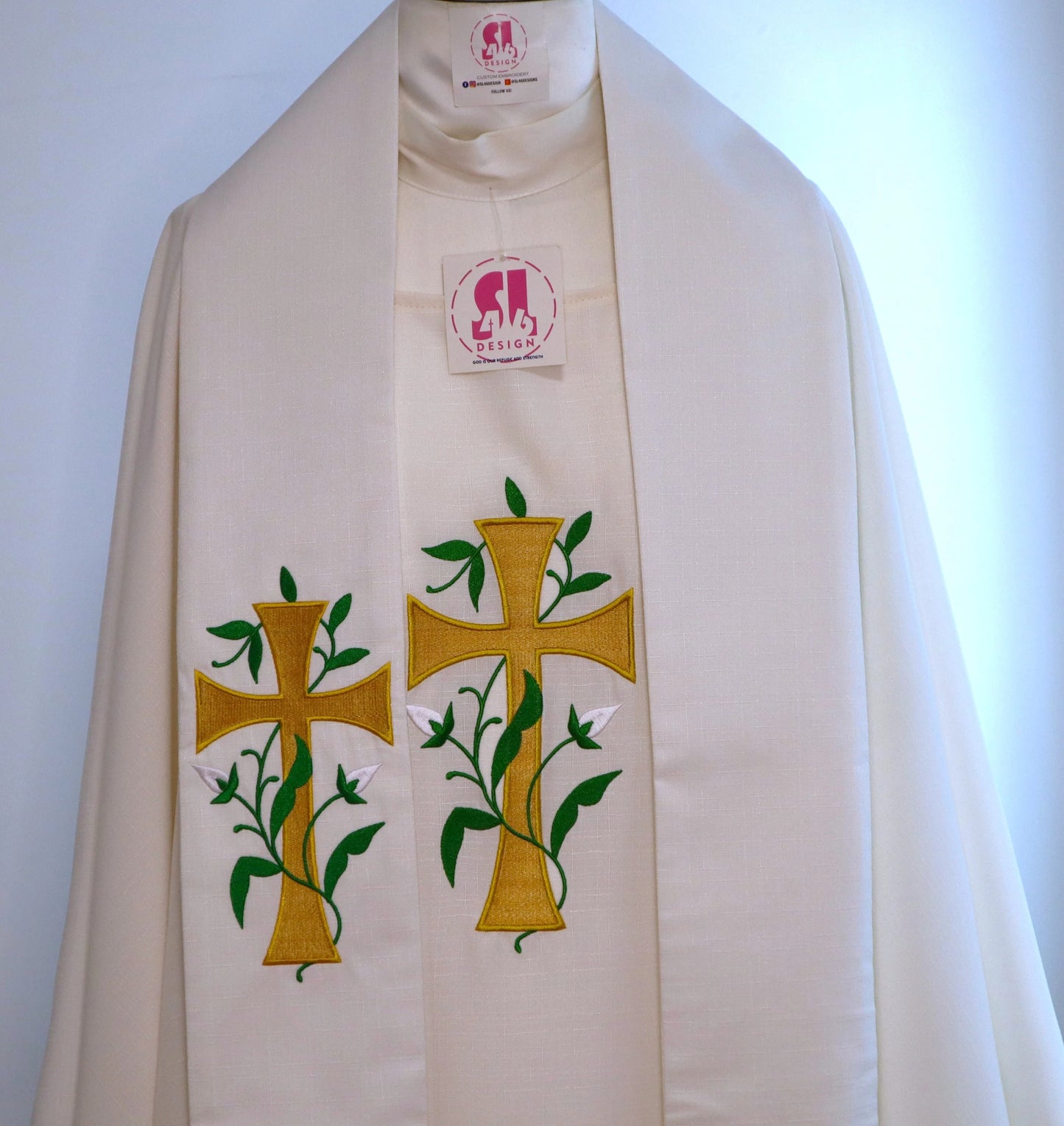 PENTECOSTAL CROSS - Chasuble & Stole Set