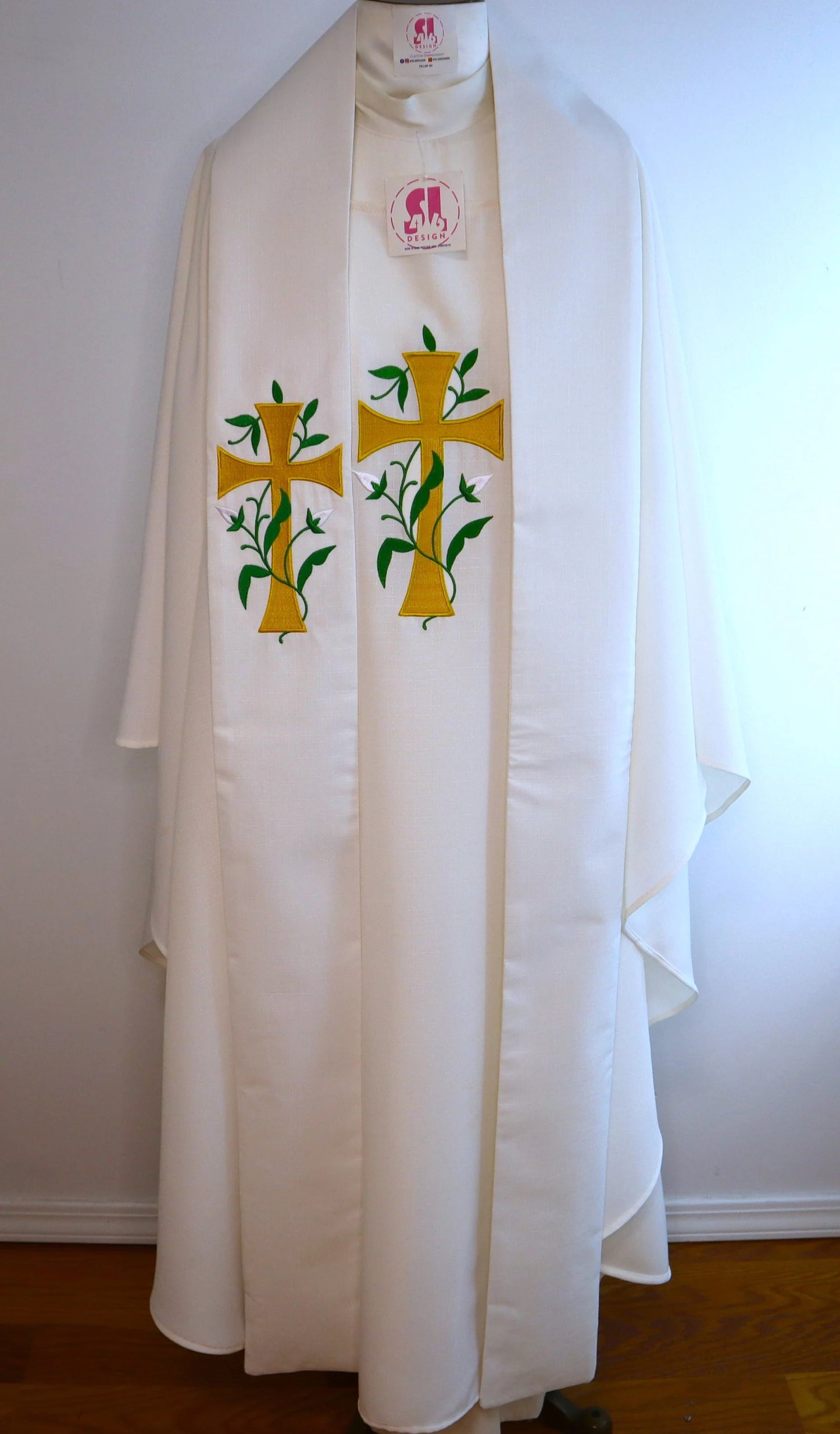 PENTECOSTAL CROSS - Chasuble & Stole Set