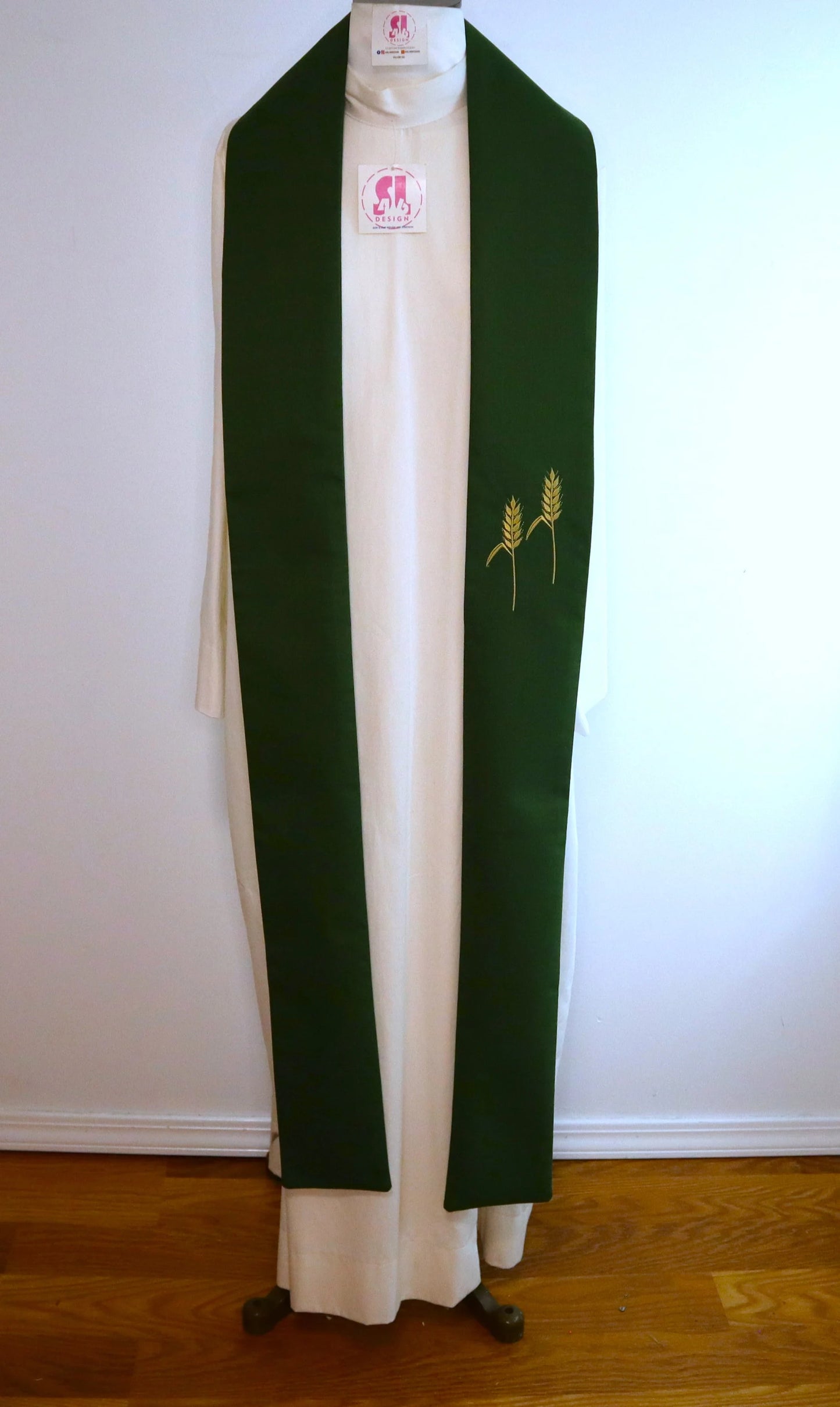 JHS with grape vines and wheat - Chasuble and stole set