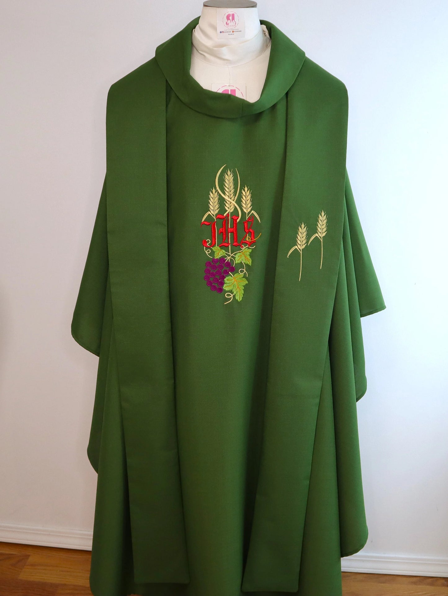 JHS with grape vines and wheat - Chasuble and stole set