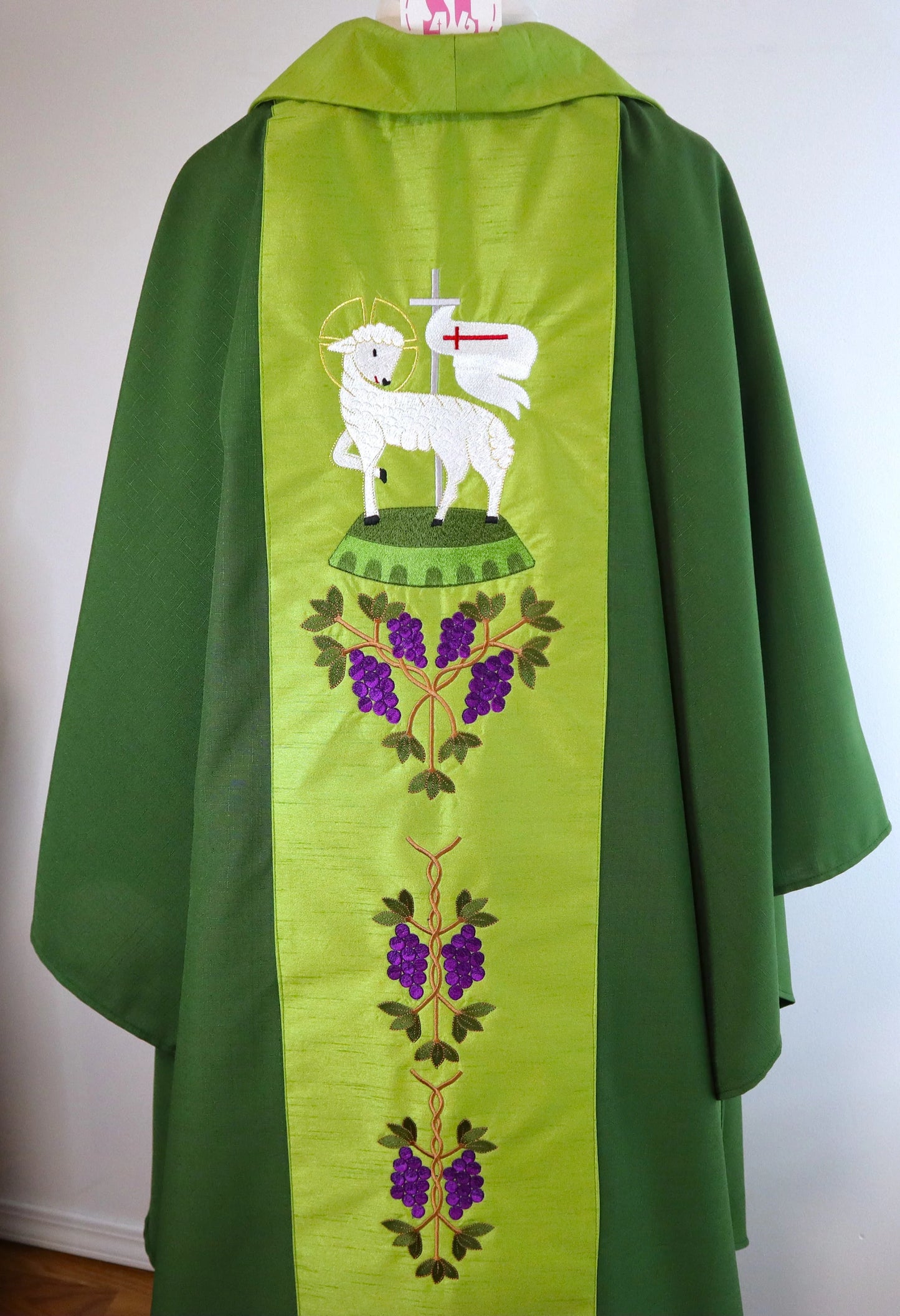 LAMB OF GOD - Chasuble + Stole Set