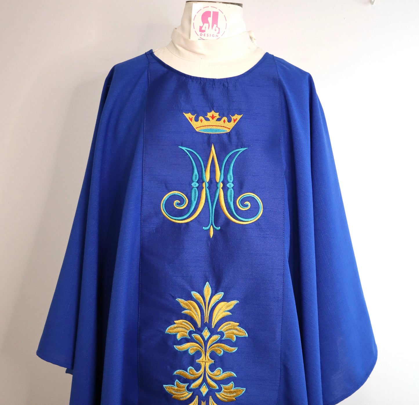 MARIAN  MEDALLION - Chasuble + Stole Set