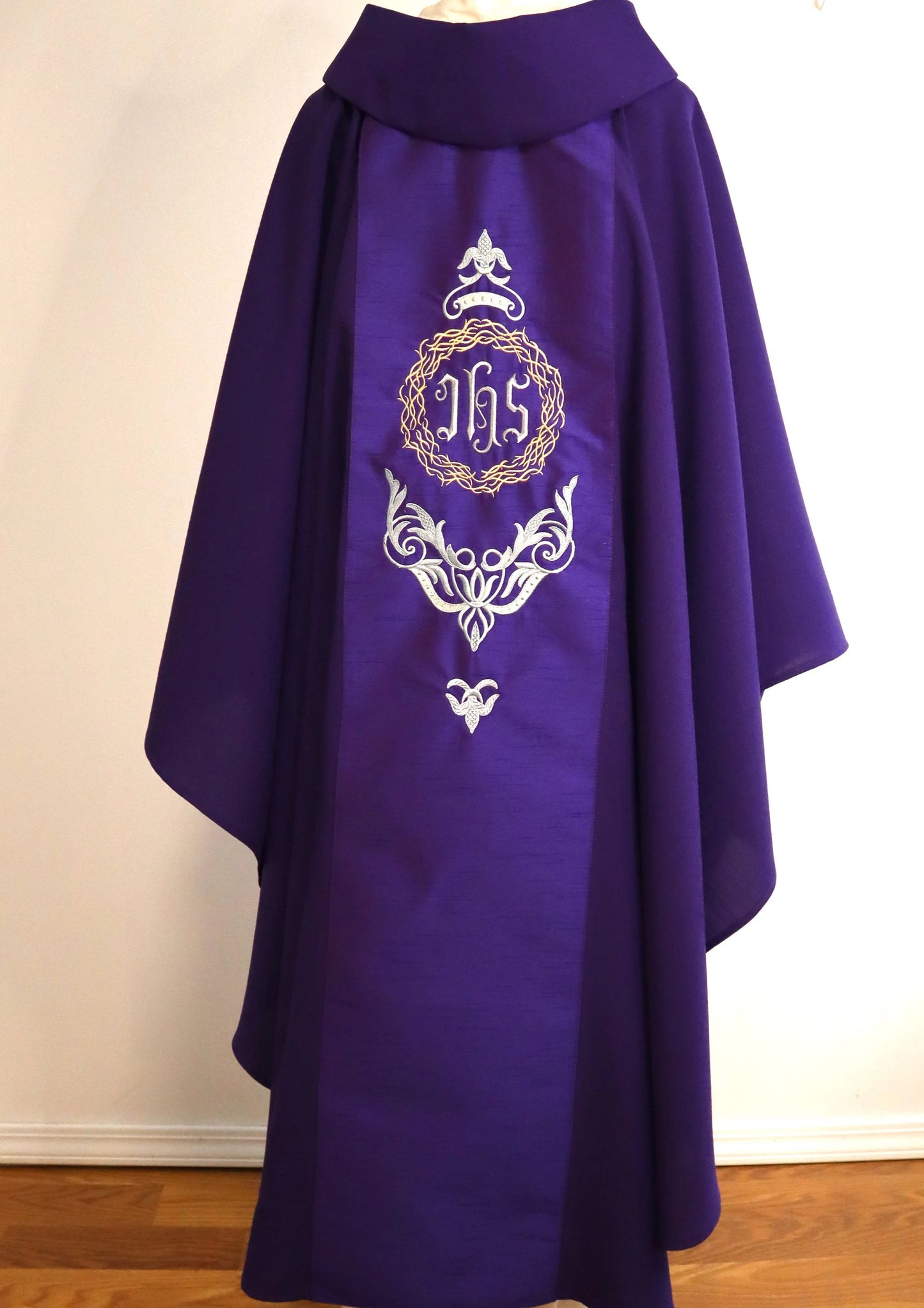 JHS medallion with crown of thorns chasuble and stole set.