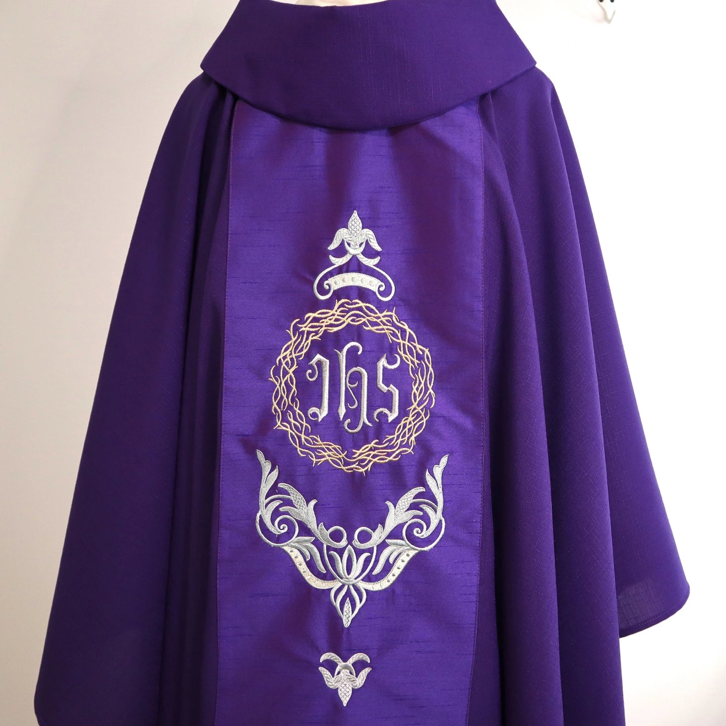 JHS medallion with crown of thorns chasuble and stole set.