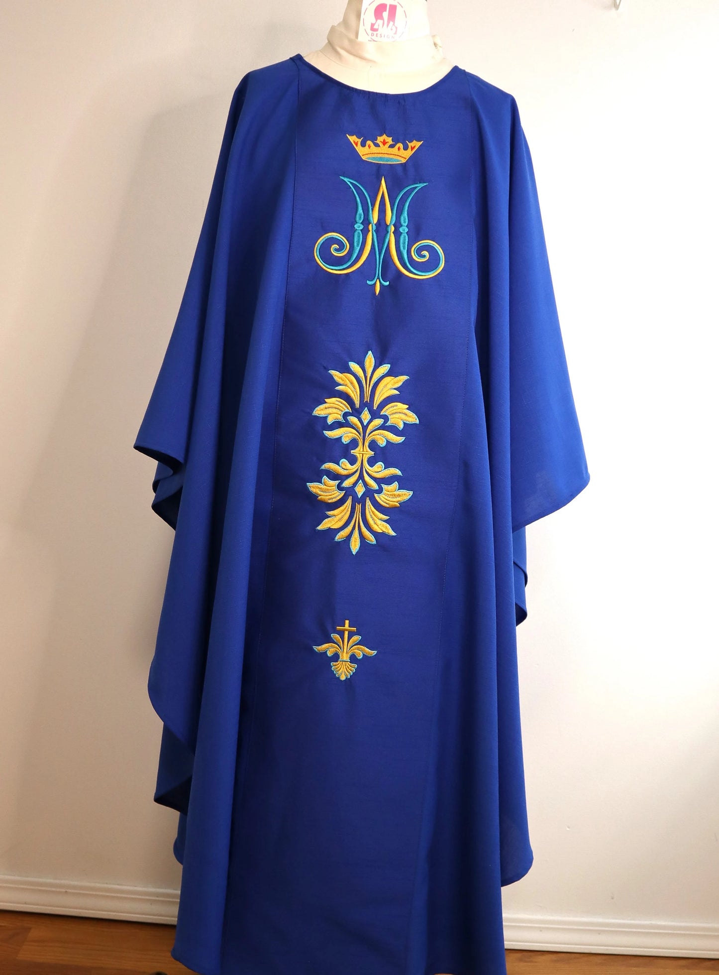 MARIAN  MEDALLION - Chasuble + Stole Set