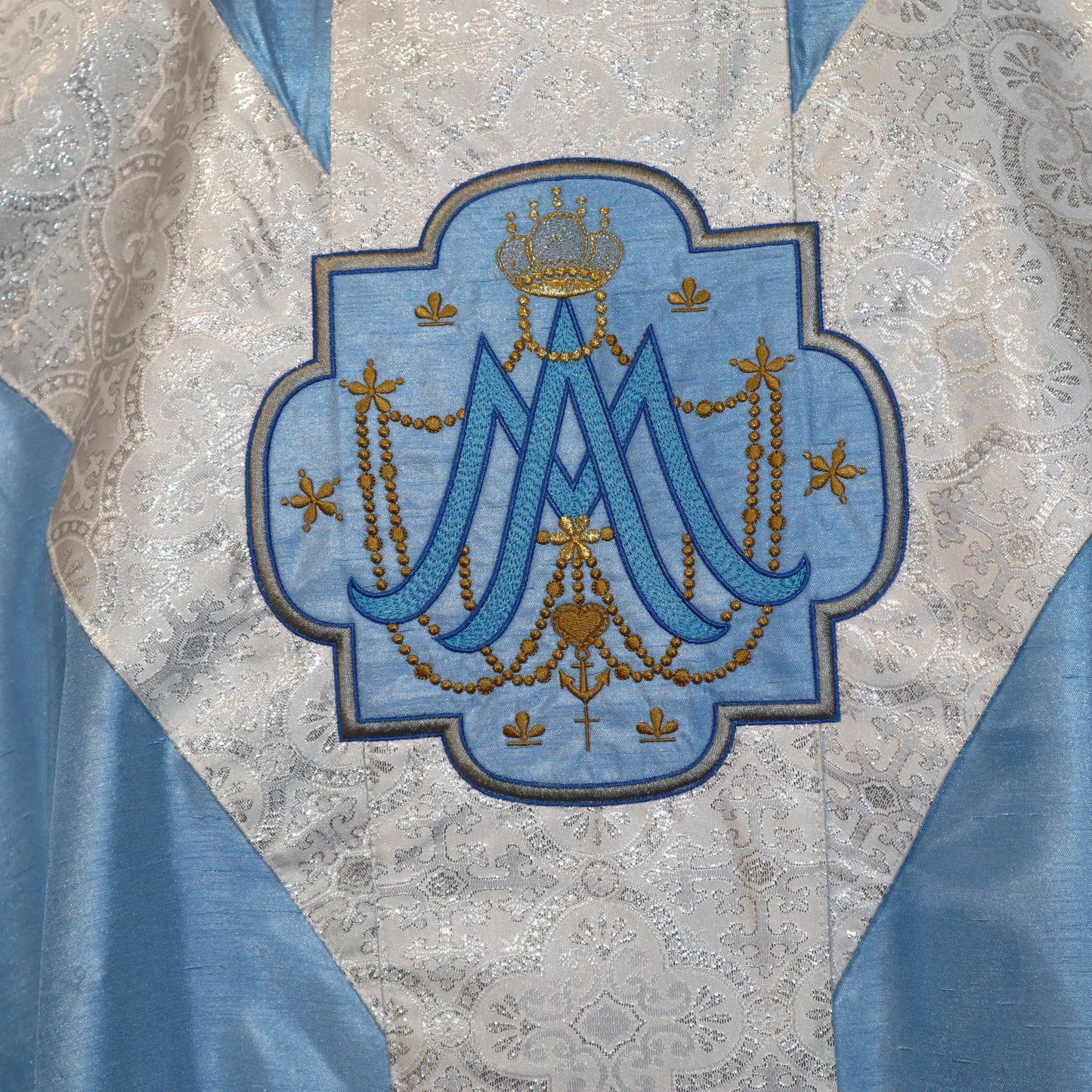 MARIAN MEDALLION - Chasuble + Stole Set
