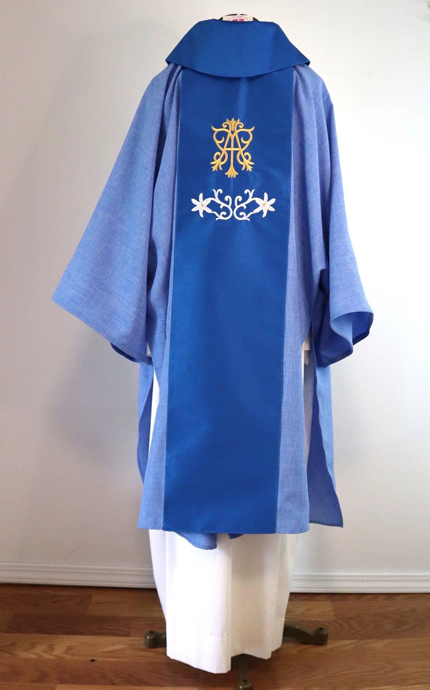 Our Lady of Fatima- Dalmatic + Travel Stole set