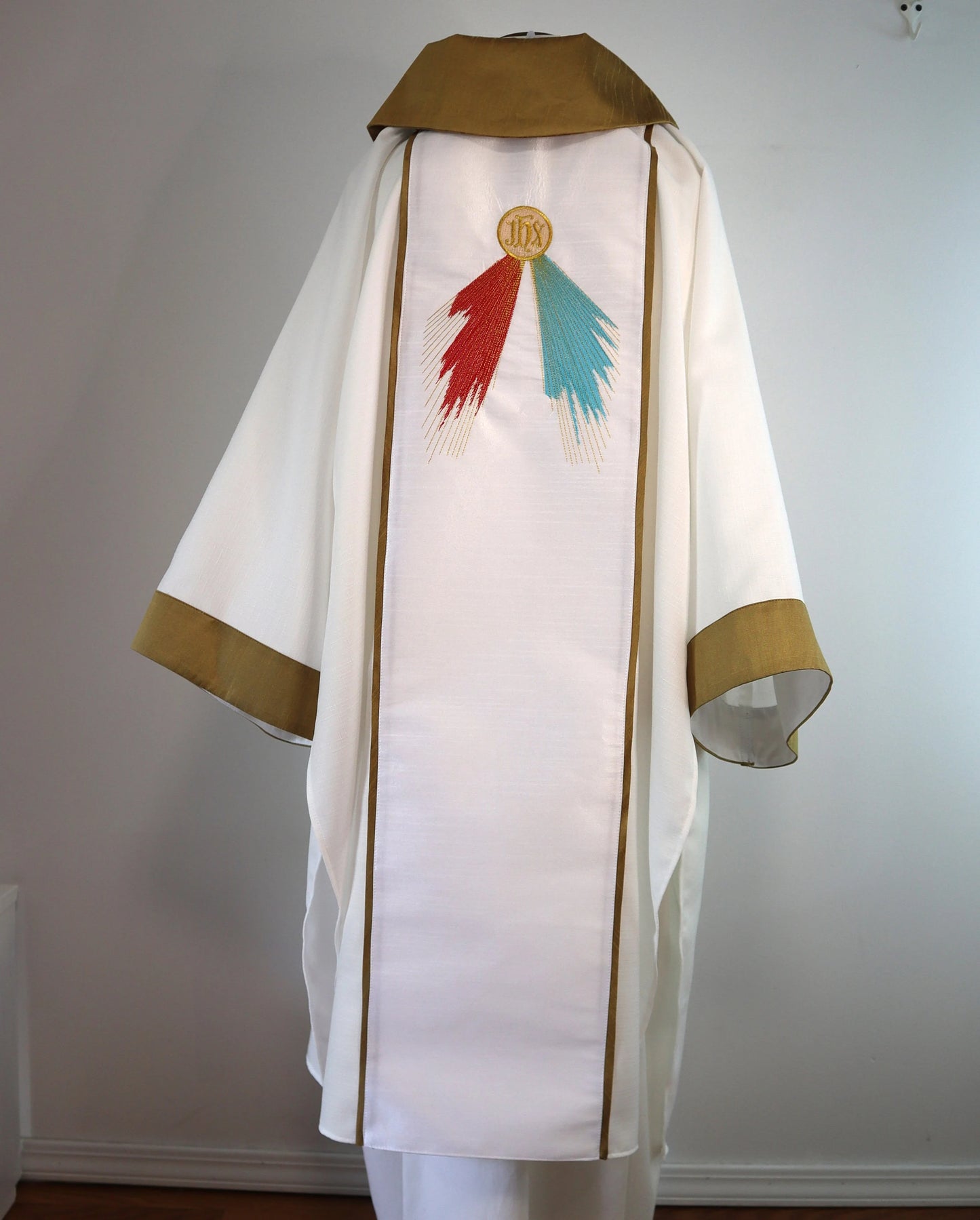 THE DIVINE MERCY - Dalmatic + Stole Set