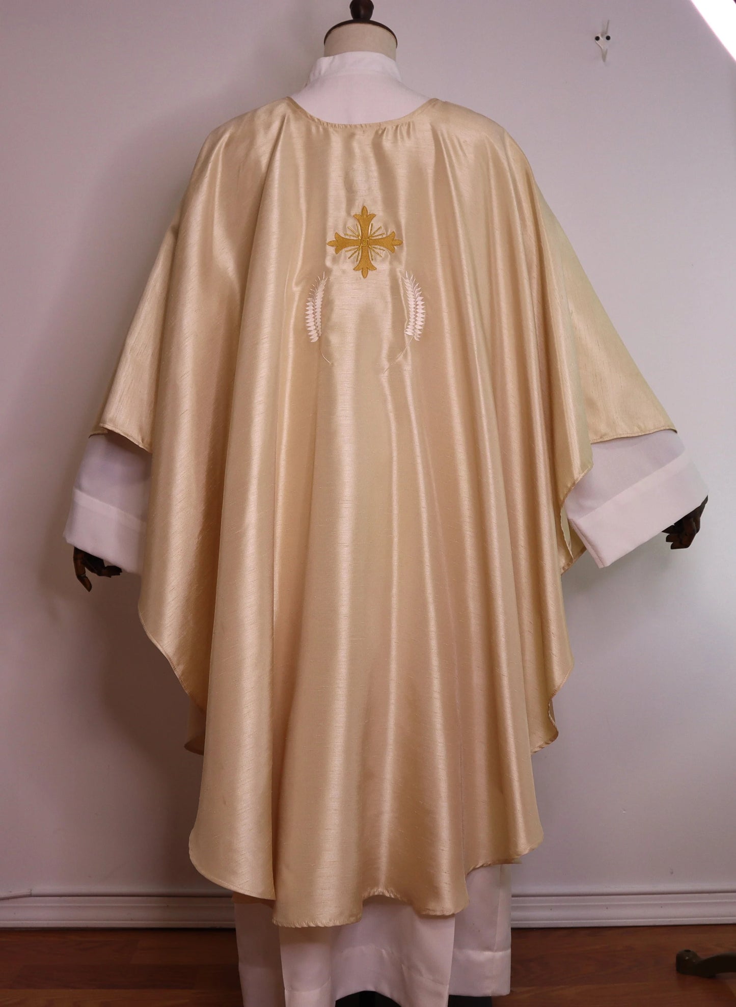 JHS CHALICE - Chasuble and Stole