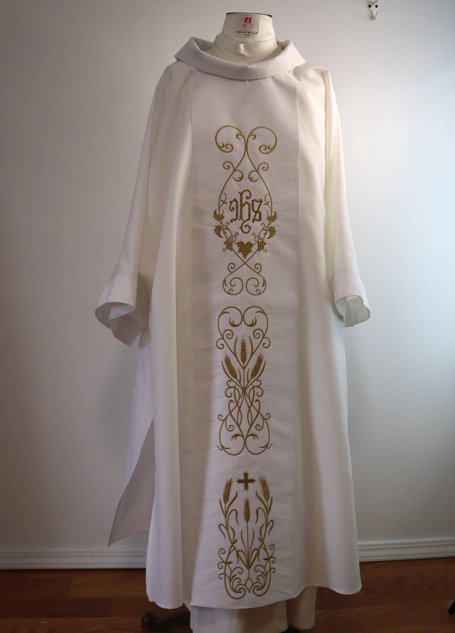 JHS - Grape Vines + wheat - Dalmatic & Travel Stole