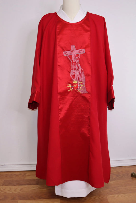 Blessed Virgin Mary cradling the mortal body of Jesus Christ - Dalmatic + Stole Set.