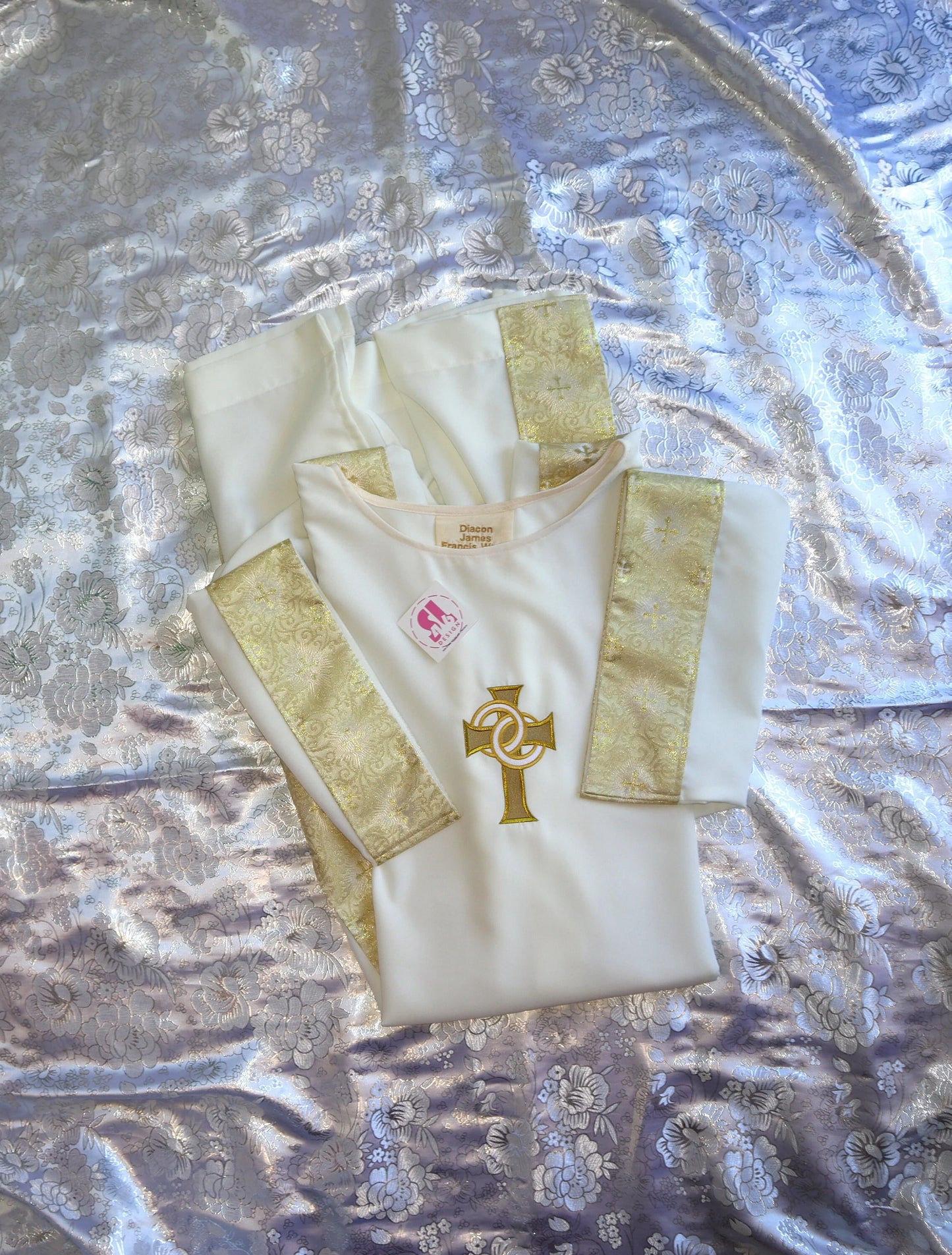 Cross with Wedding Rings - Dalmatic + Stole Set