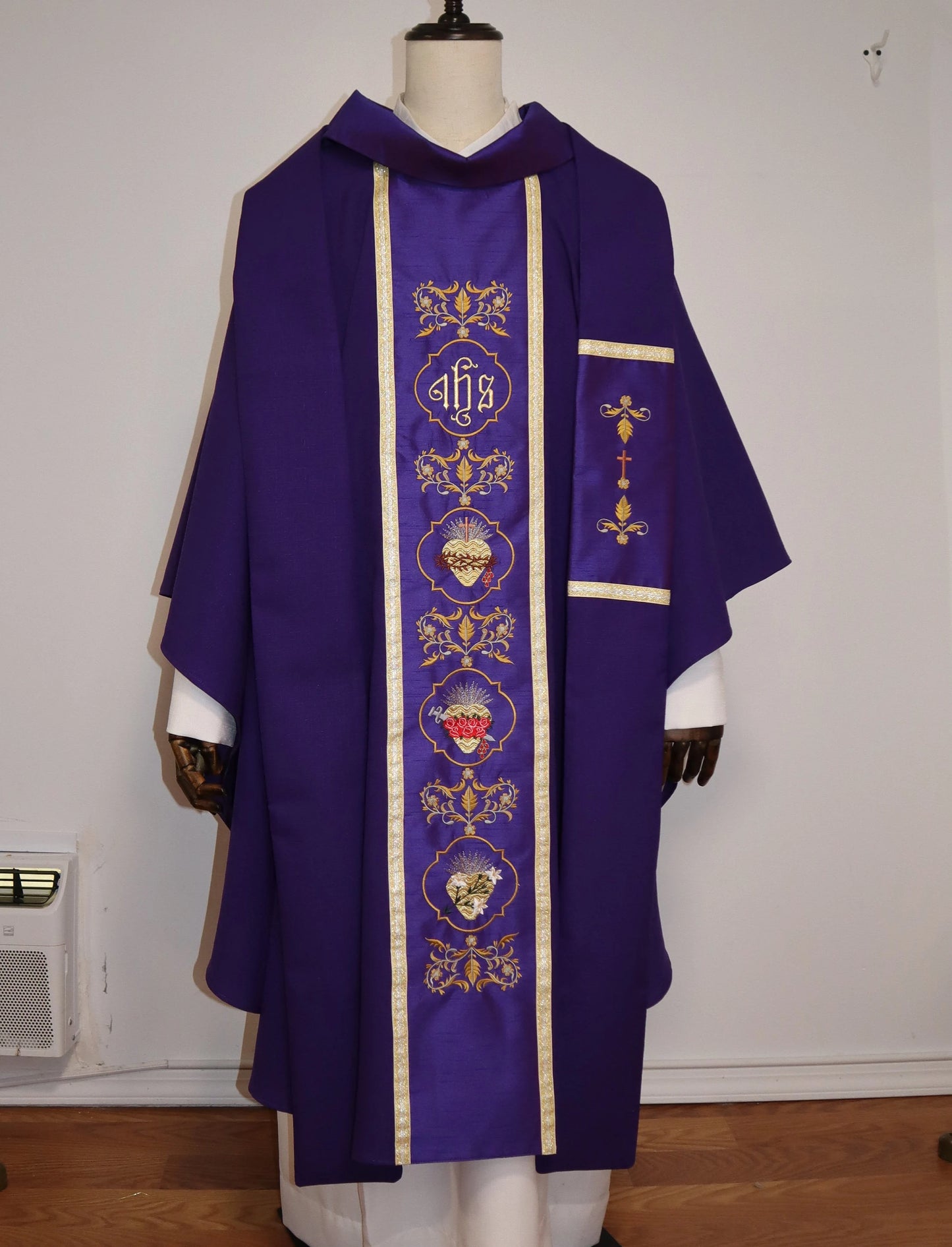 Sacred Heart of Jesus, Mary & Joseph - Chasuble + Stole Set