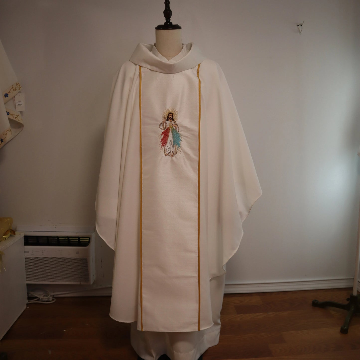 Priest  chasuble   - Señor de la Misericordia
