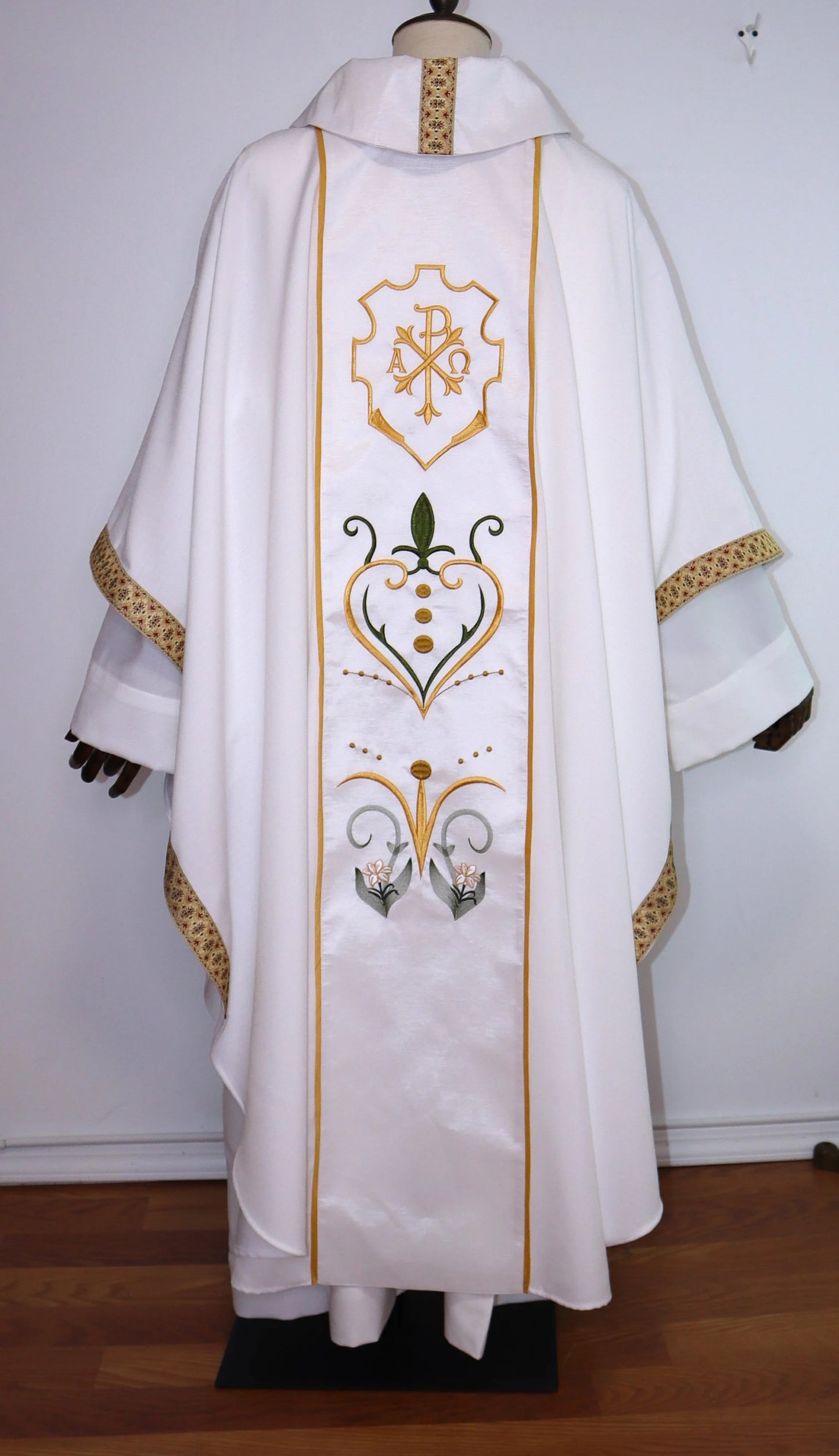 Saint Joseph - Priest Chasuble and stole Set