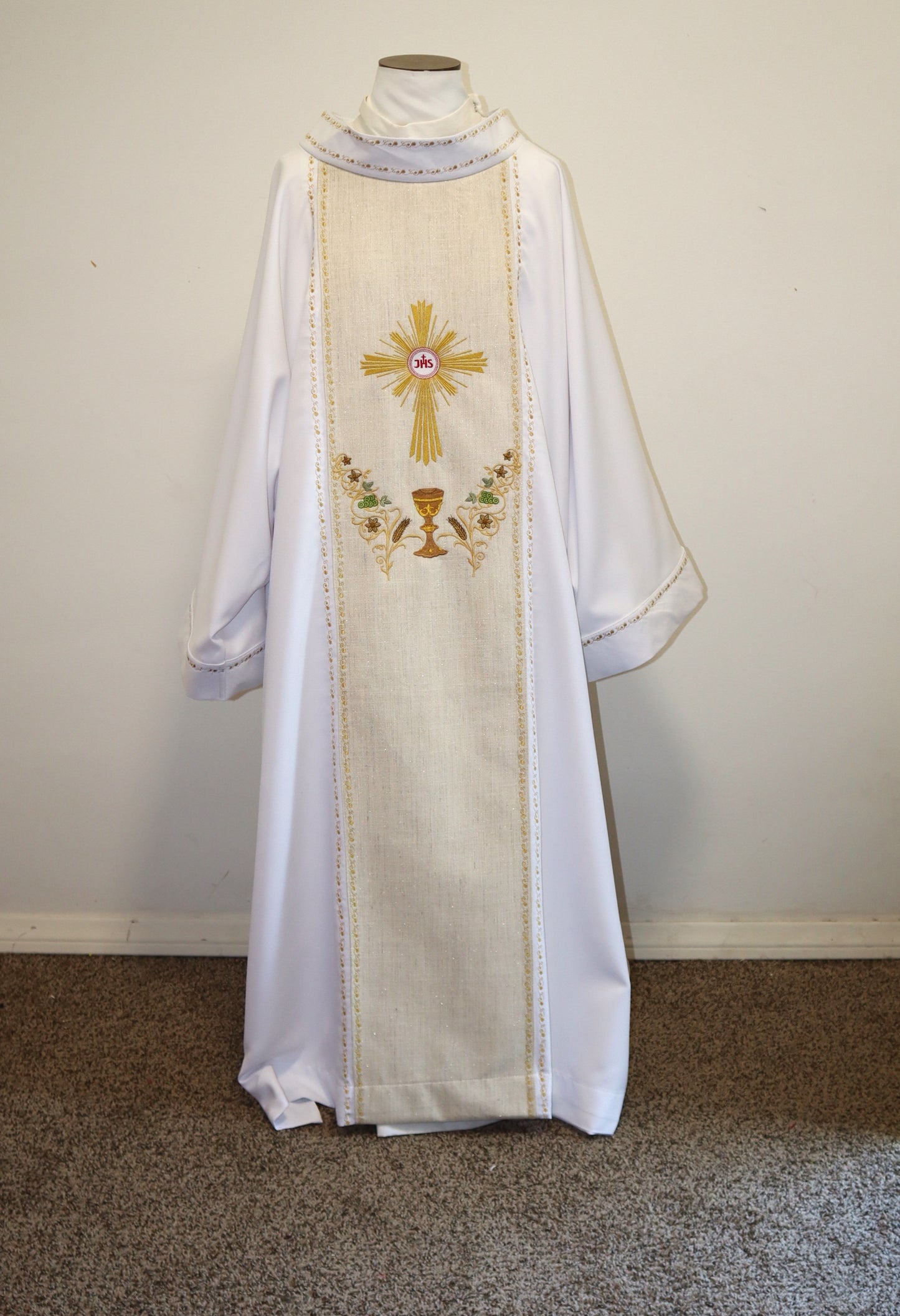 HOLY SPIRIT CROSS  - Dalmatic + Stole Set.