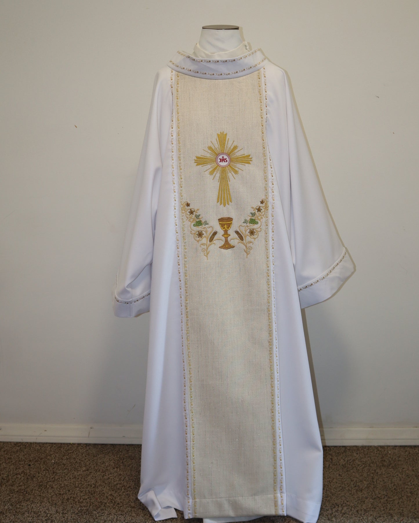 HOLY SPIRIT CROSS  - Dalmatic + Stole Set.