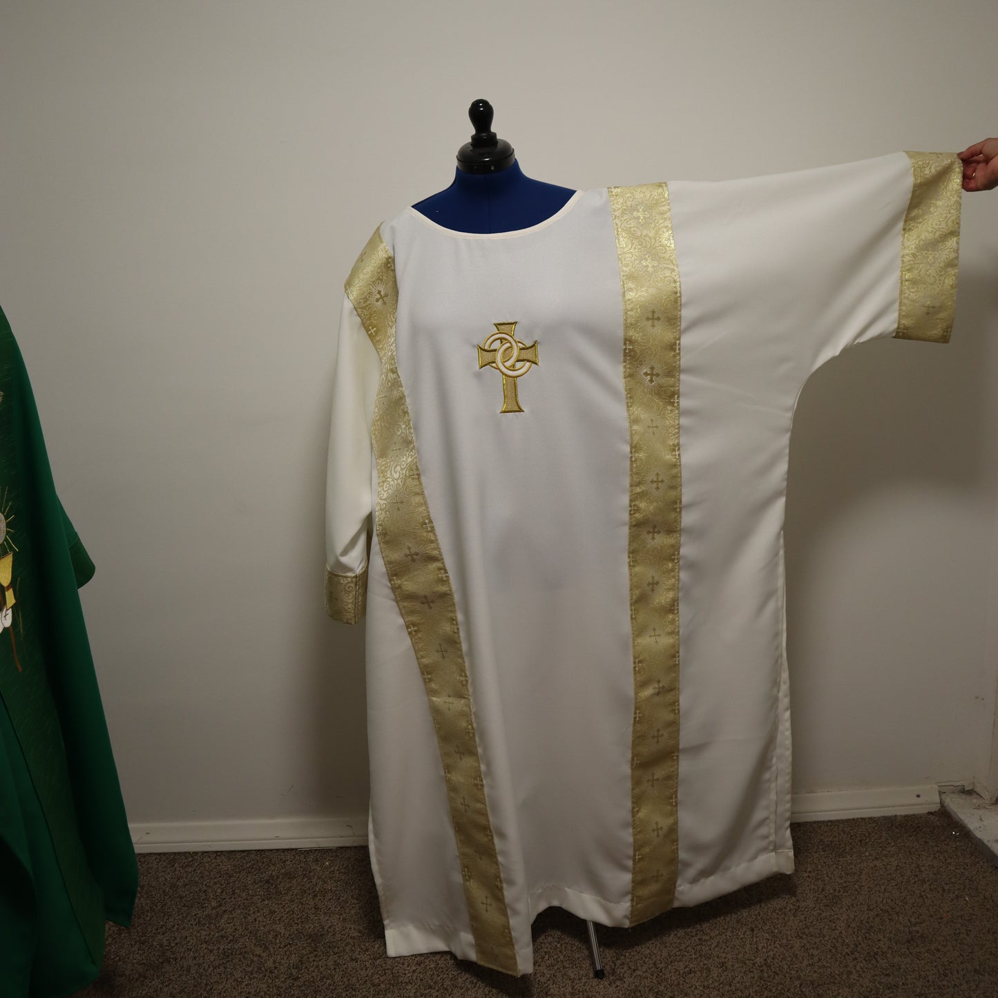 Cross with Wedding Rings - Dalmatic + Stole Set