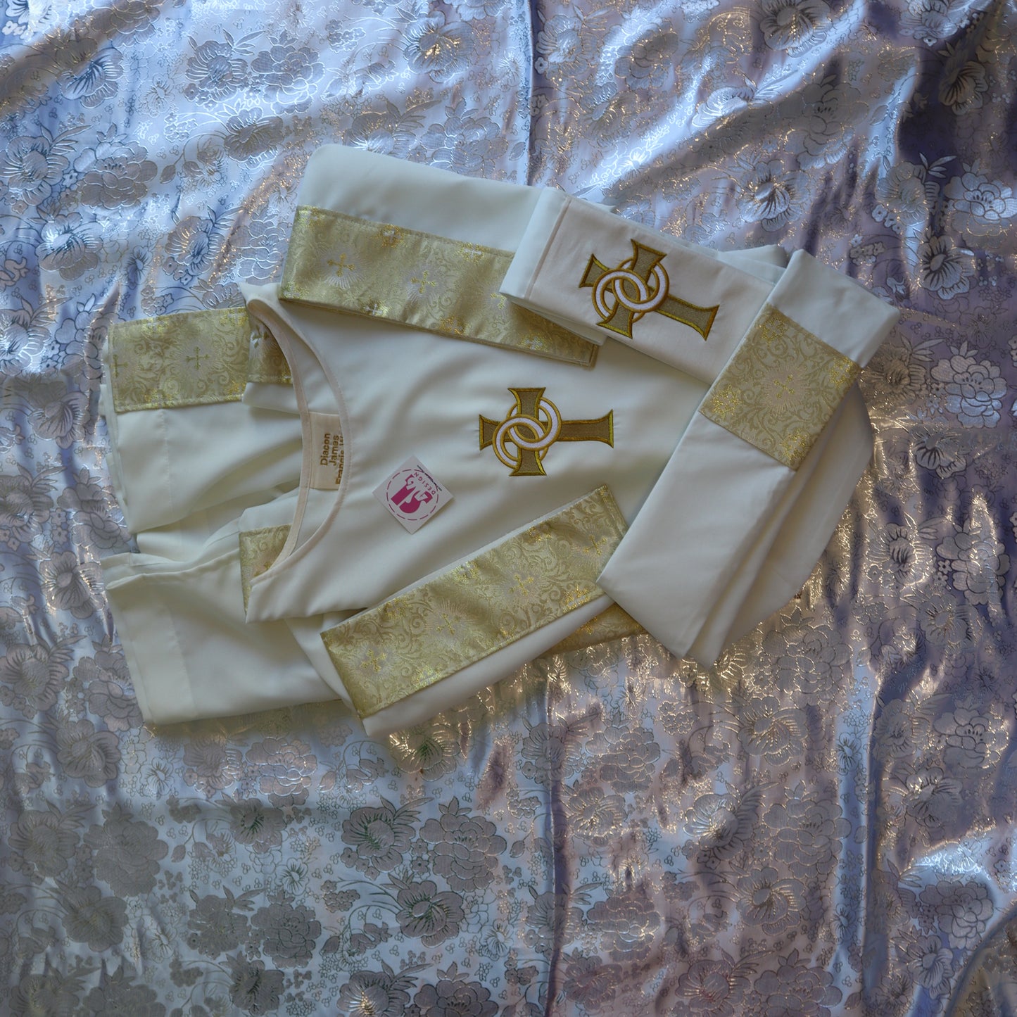 Cross with Wedding Rings - Dalmatic + Stole Set