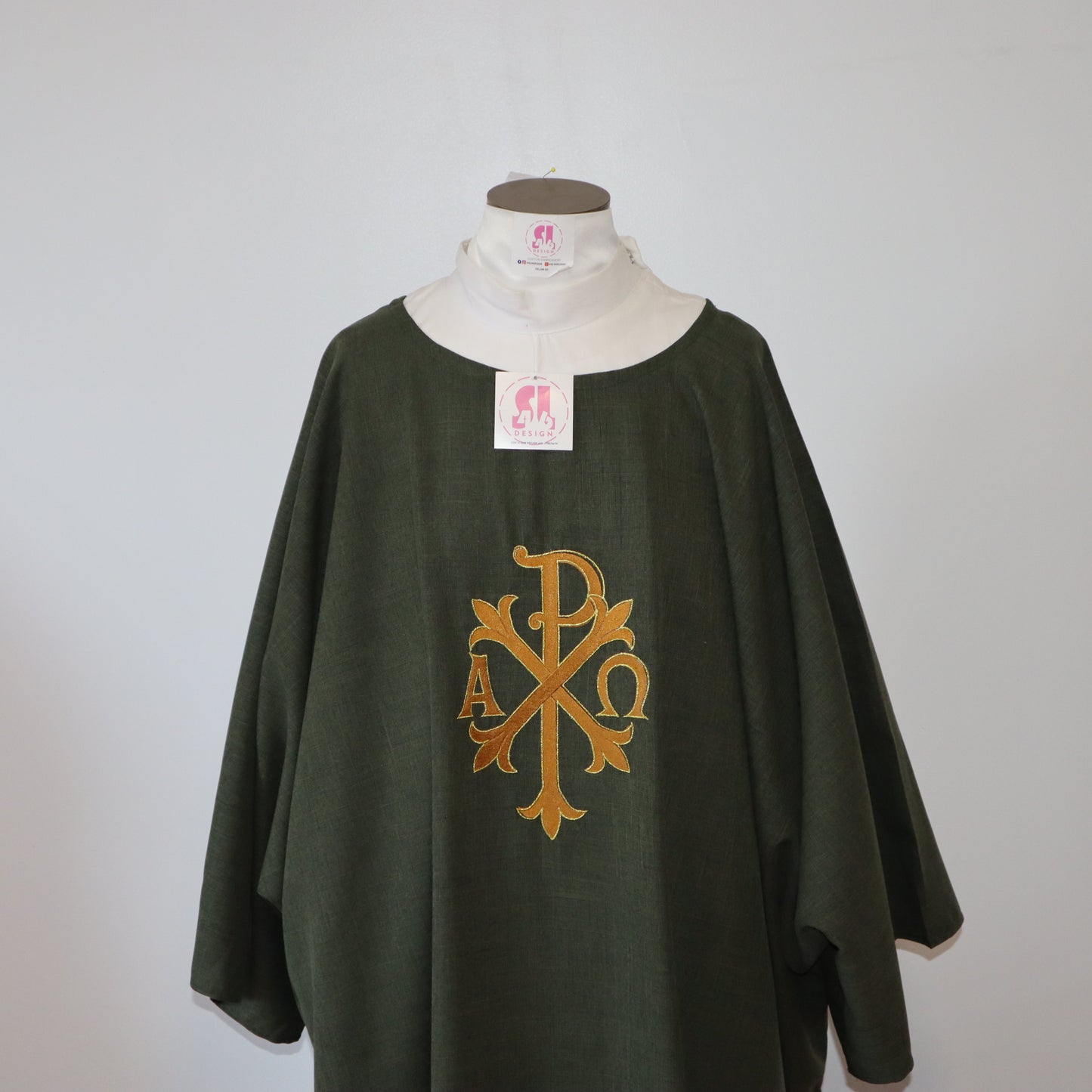 ALPHA & OMEGA - Chi Rho - Dalmatic