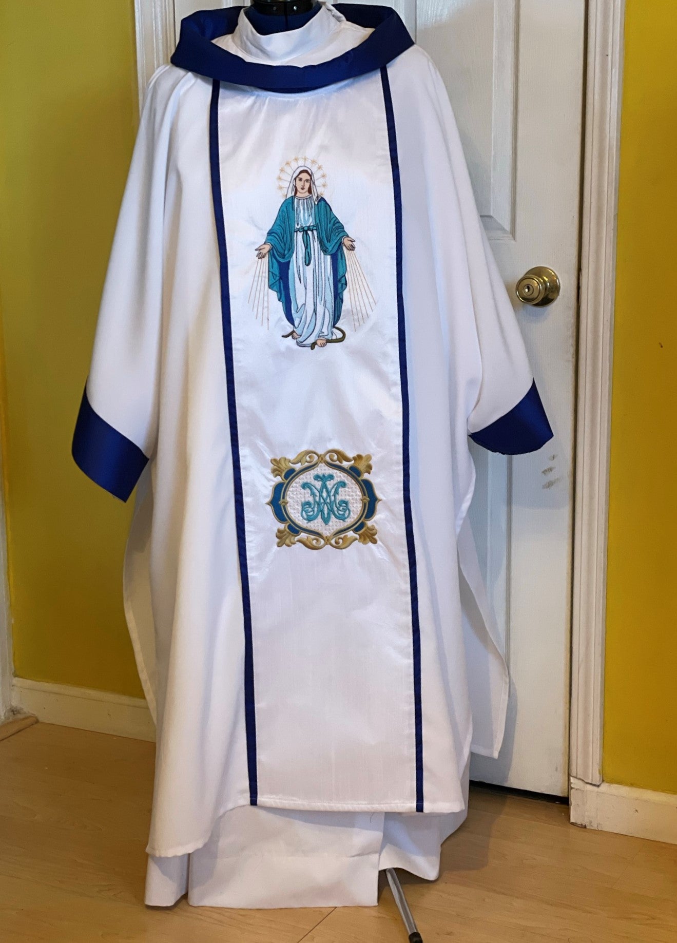 MARIAN  DALMATIC - CUSTOM