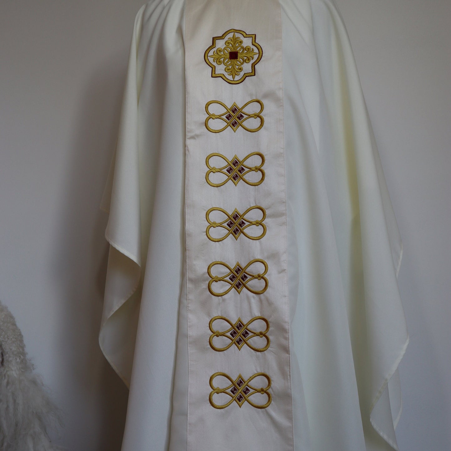 GOLD AND CREAM - CUSTOM CHASUBLE