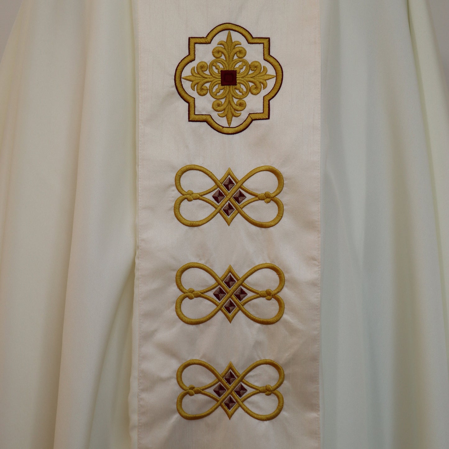 GOLD AND CREAM - CUSTOM CHASUBLE